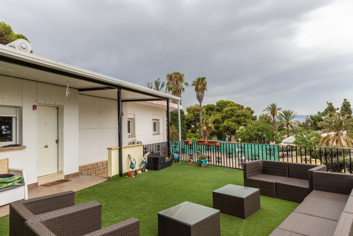3 Bed, 2 Bath, HouseFor Sale, Alicante, Alicante