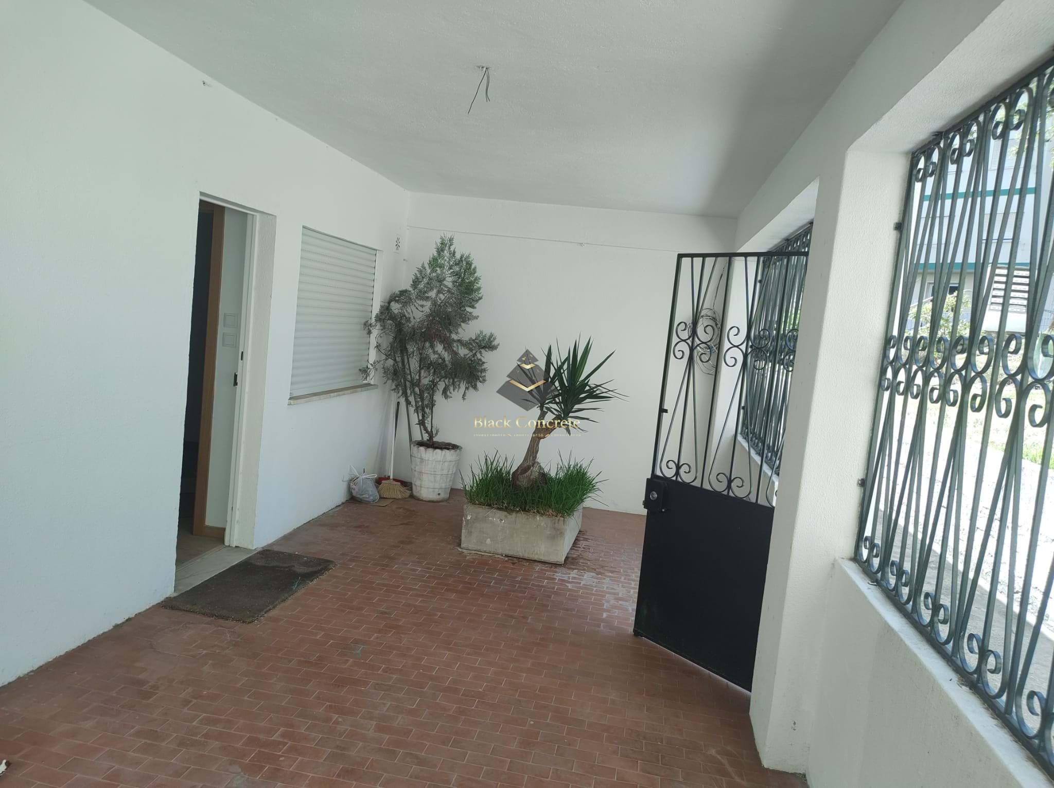 3 Bed, 2 Bath, ApartmentFor Sale, Odivelas, Lisboa, 2675-351