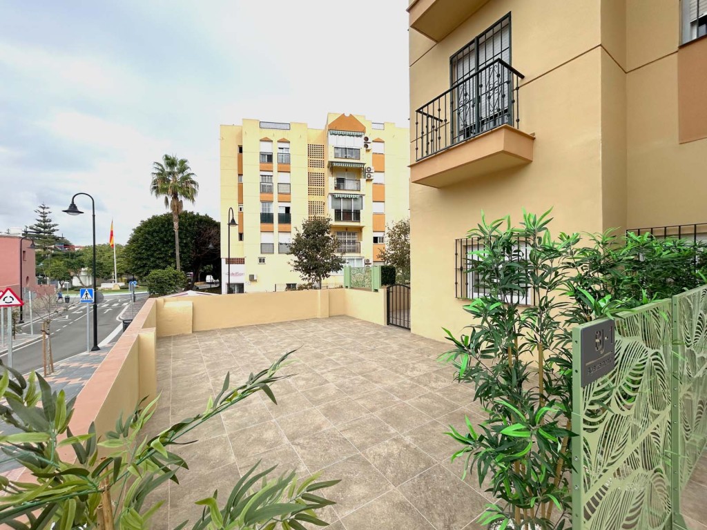 2 Bed, 1 Bath, ApartmentFor Sale, Mijas Costa, Malaga