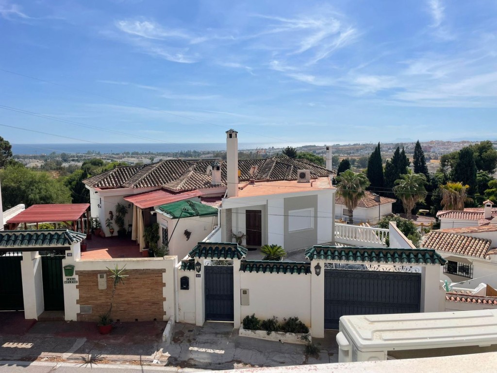 2 Bed, 1 Bath, ApartmentFor Sale, Nueva Andalucia, Malaga