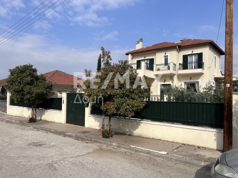 4 Bed, 2 Bath, ApartmentFor Sale, Center, Farsala, Larissa Prefecture
