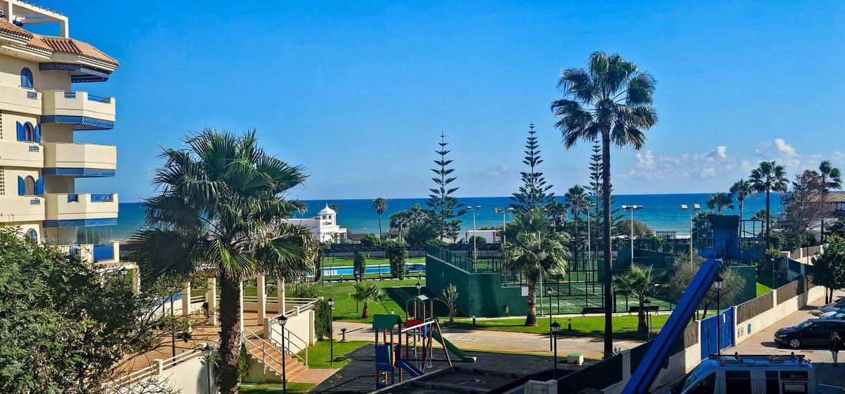 3 Bed, 1 Bath, ApartmentFor Sale, San Luis de Sabinillas, Malaga