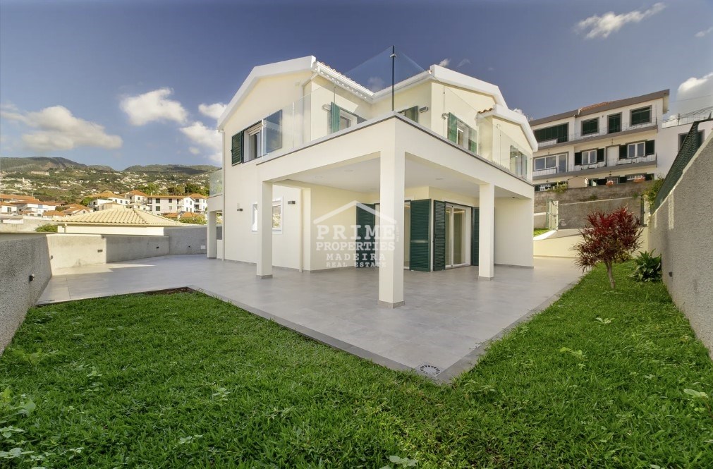 4 Bed, 3 Bath, HouseFor Sale, Funchal, Ilha da Madeira, 9060-011