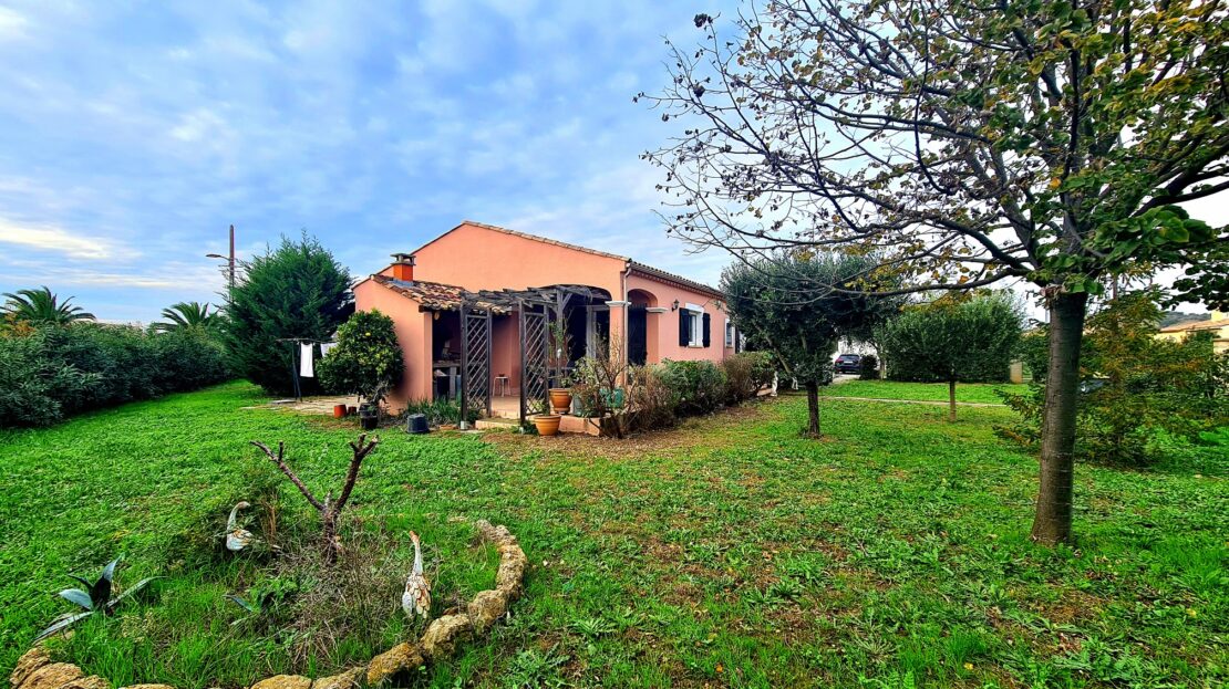 4 Bed, 1 Bath, HouseFor Sale, Puissalicon, Herault, Languedoc-Roussillon, 34480