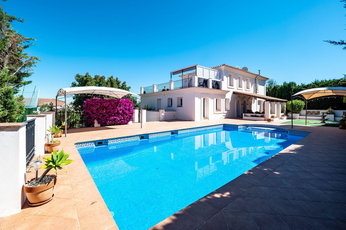 Alhaurin el Grande, Malaga, 4 Bedrooms Bedrooms, ,3 BathroomsBathrooms,For Sale,R4657555