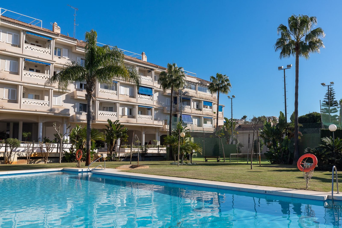 6 Bed, 3 Bath, ApartmentFor Sale, Torremolinos, Malaga