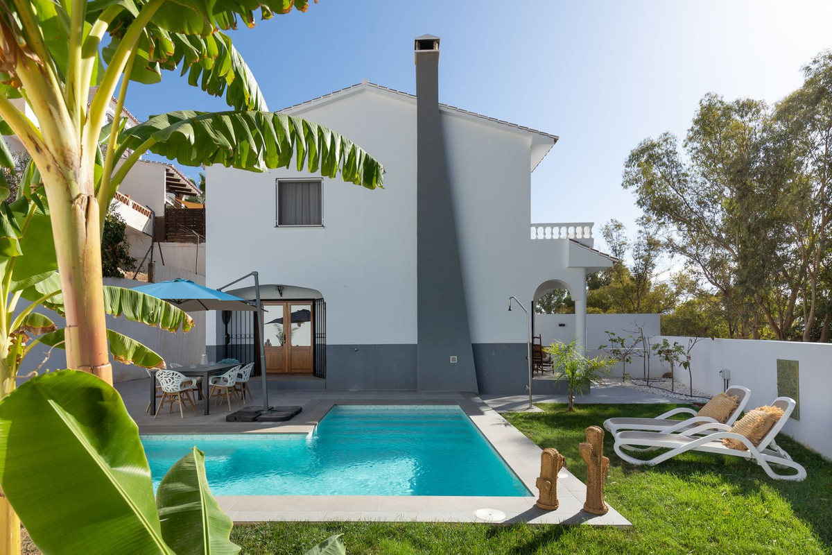 3 Bed, 2 Bath, HouseFor Sale, Álora, Malaga