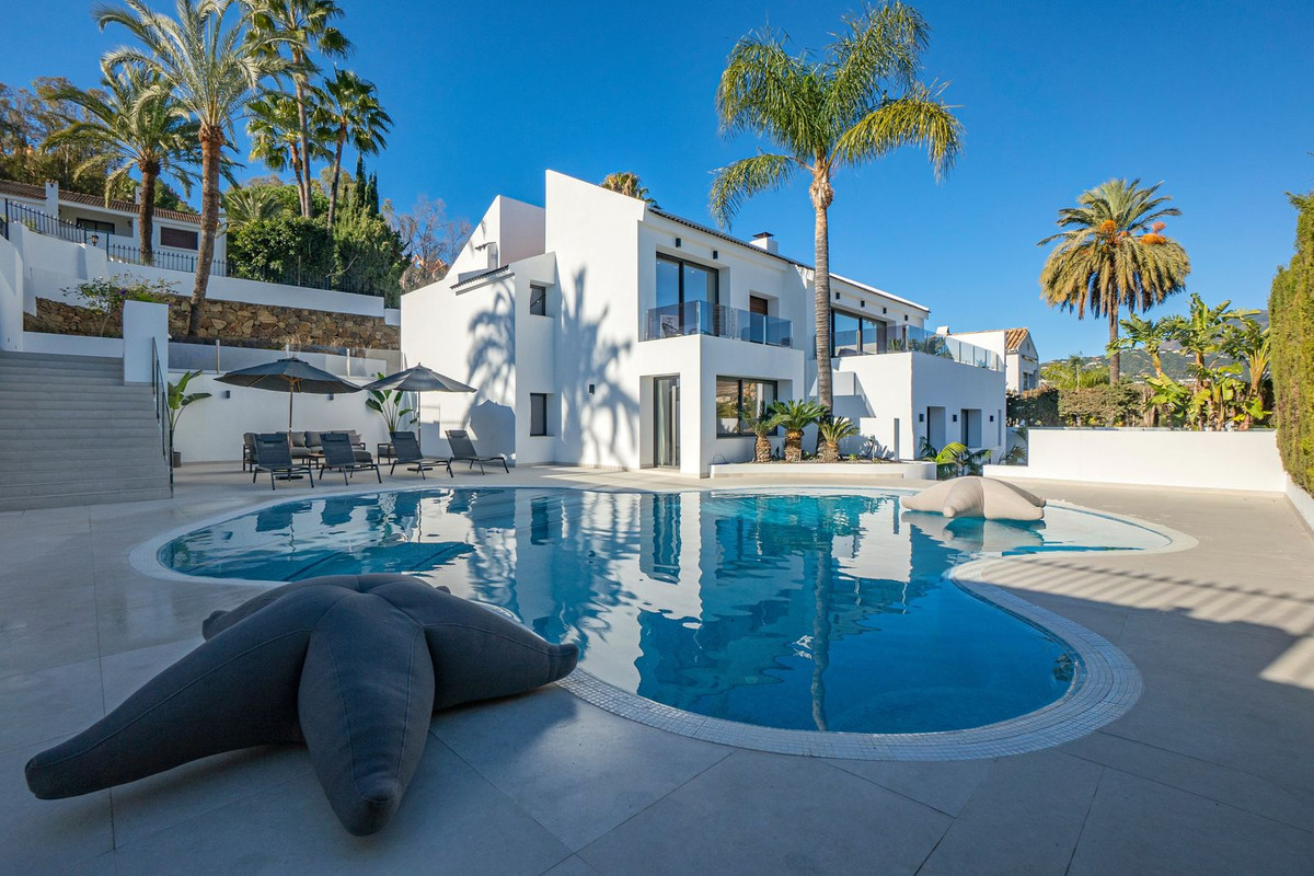 4 Bed, 4 Bath, HouseFor Sale, Las Brisas, Malaga