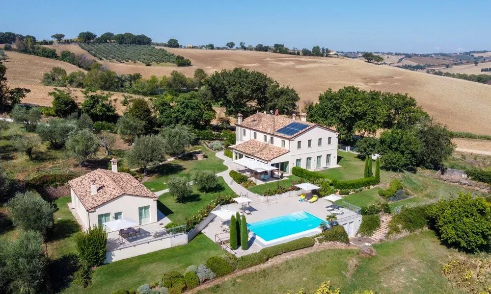 7 Bed, 7 Bath, HouseFor Sale, Monte San Vito, Ancona