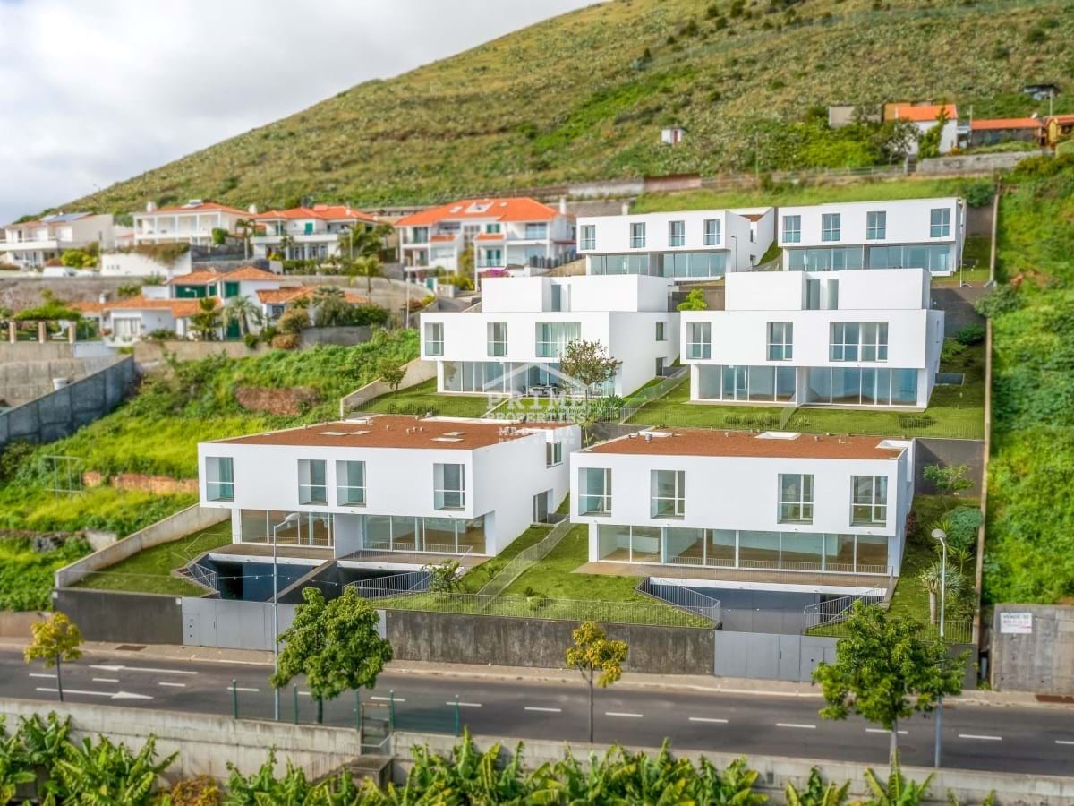 3 Bed, 4 Bath, HouseFor Sale, Funchal, Ilha da Madeira, 9000-100