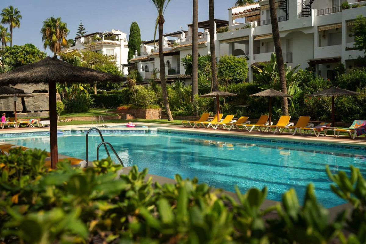 3 Bed, 2 Bath, ApartmentFor Sale, Marbella, Malaga
